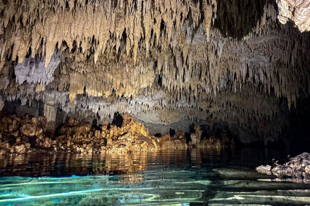 동굴 스노클링 투어