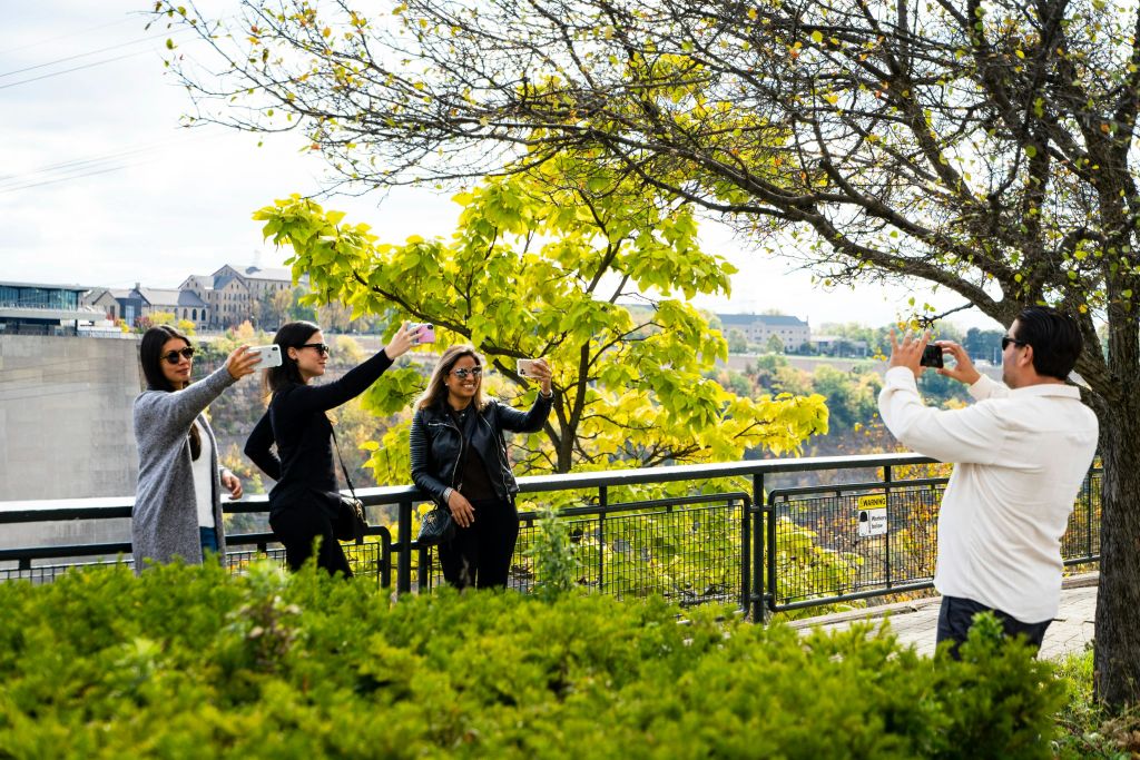 3중 셀카는 반드시 증빙 서류를 제출하셔야 합니다.