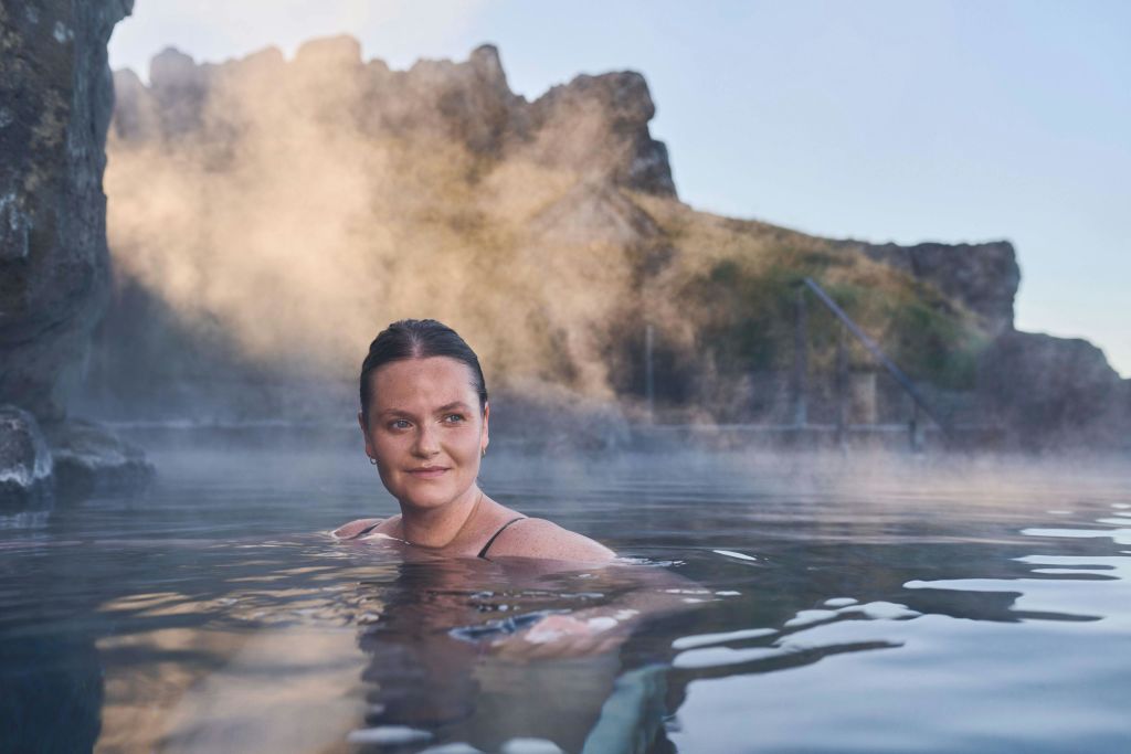 물에 빠진 여성