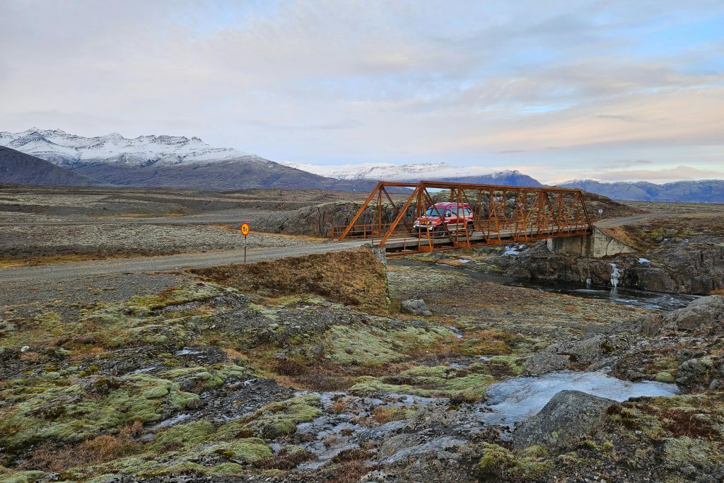 아름답고 오래된 다리