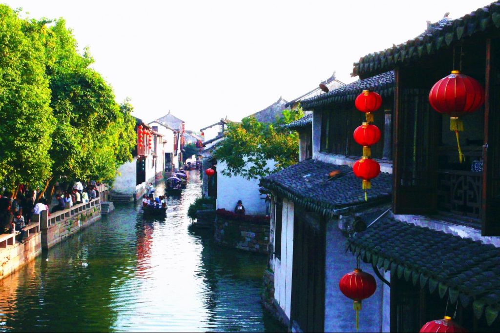 Peaceful local life