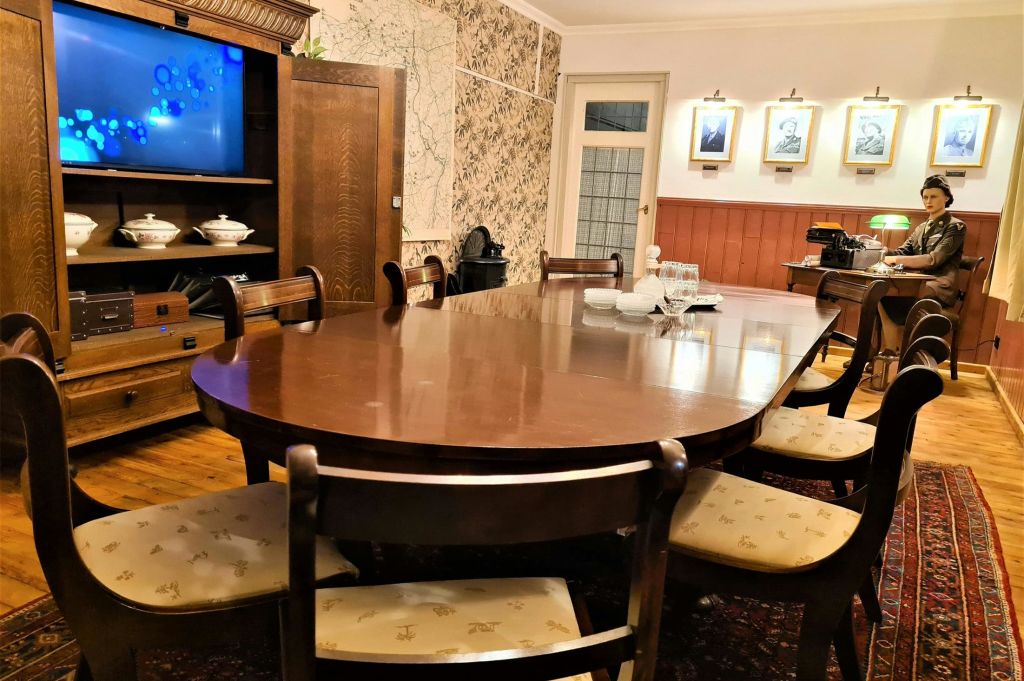 General's room from the Second World War in a nice museum in the Netherlands for tourists, War Museum Medemblik