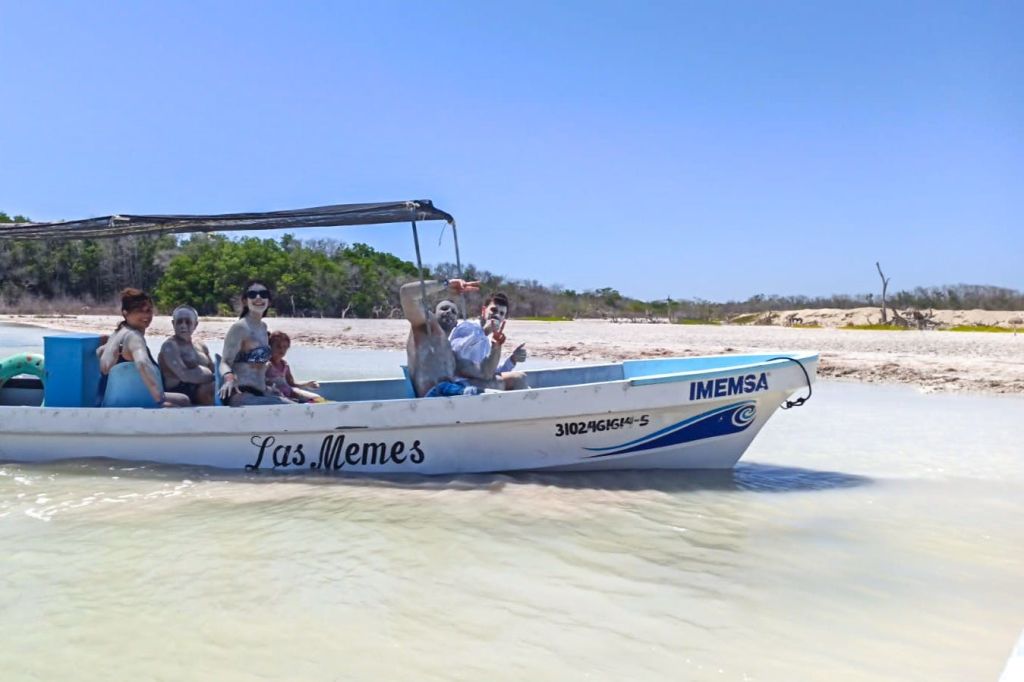 배로 이동. 소규모 그룹