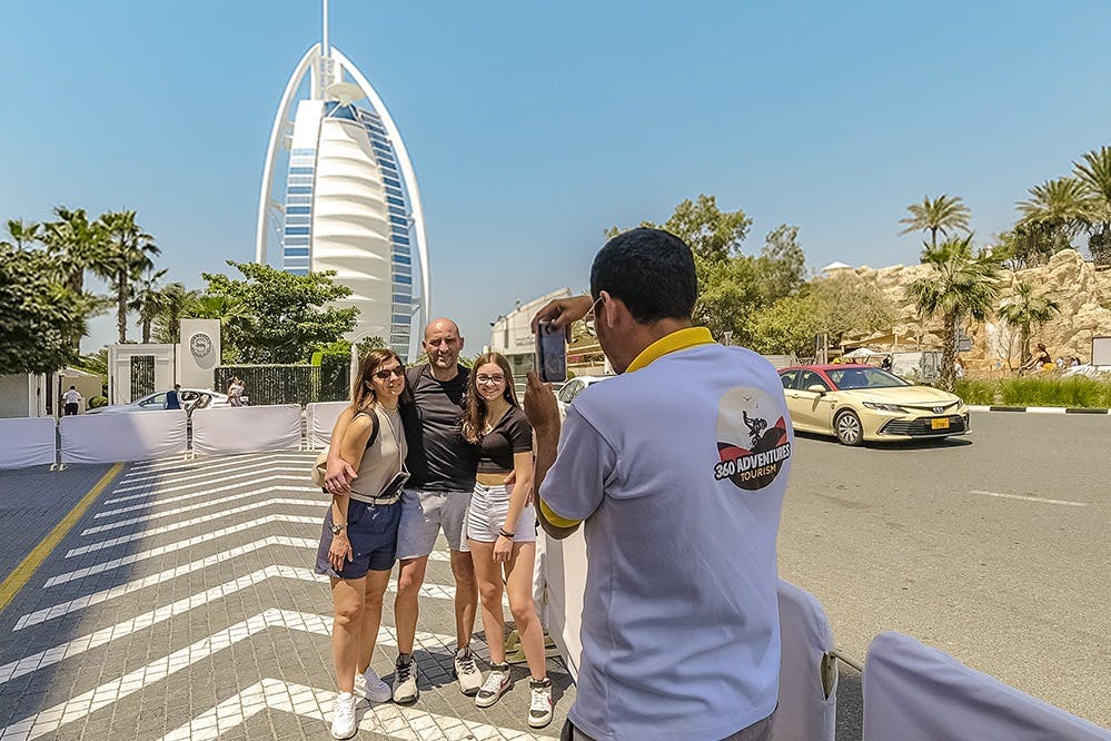 버즈 알 아랍 (Burj Al Arab) 의 상징적인 우아함: 매혹적인 사진 촬영