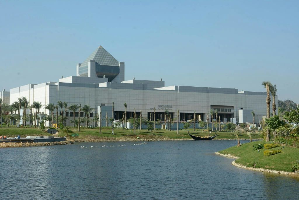 기자 피라미드, 대스핑크스, 국립박물관의 보물 등 카이로의 명소를 둘러보는 일일 투어를 예약하세요.