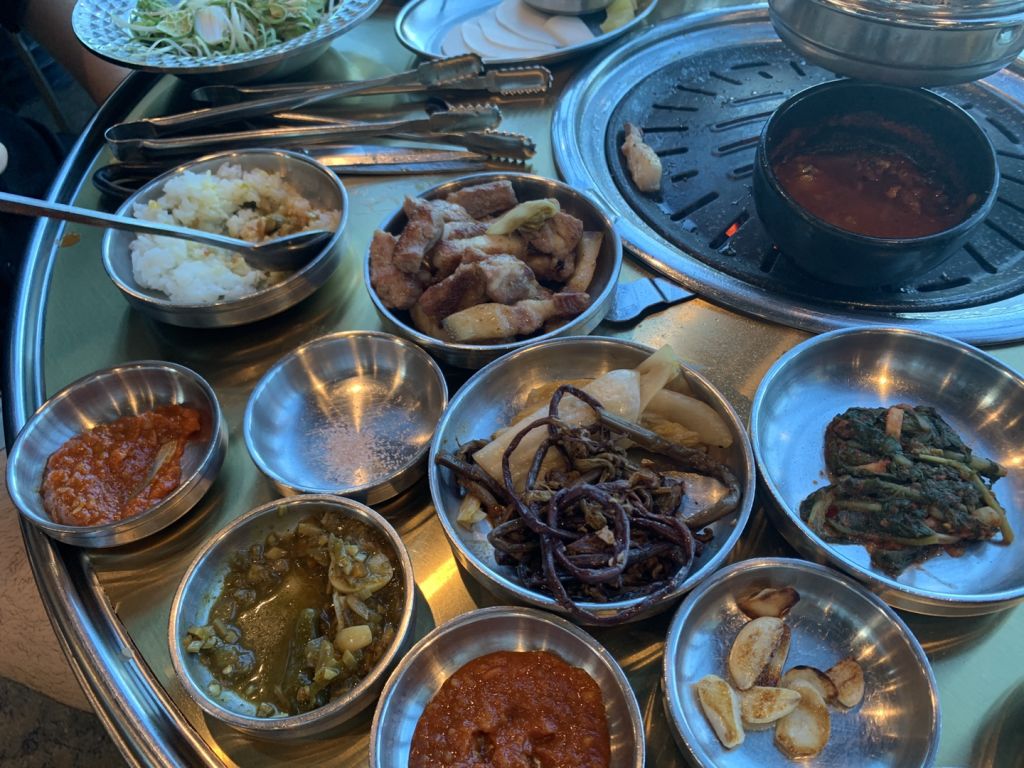 바다를 본 돼지 서귀포 점