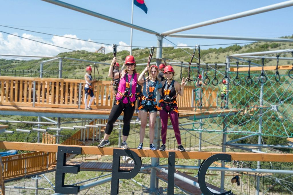 공중에서 최대 50피트까지 새로운 높이에 도달하세요!