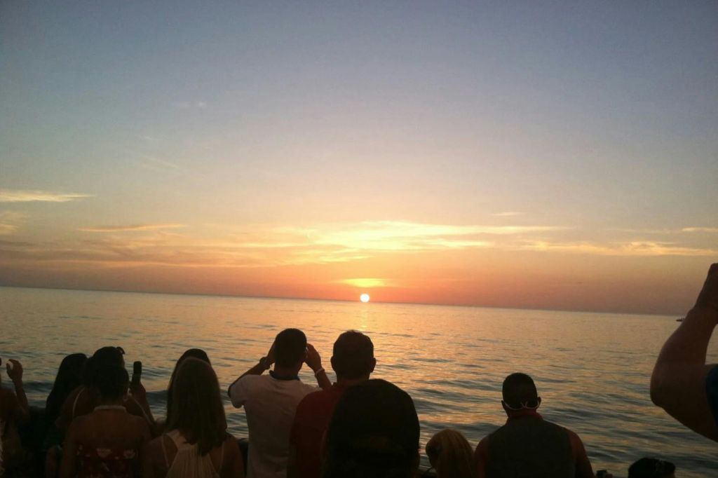 선셋 셀러브레이션 크루즈