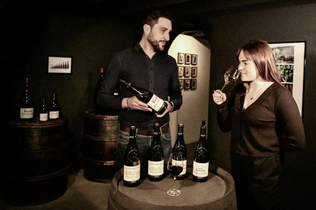 Sesión de degustación de vinos