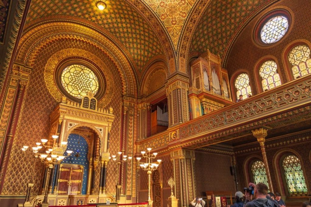 https://www.funinprague.eu/en/classical-concert-in-spanish-synagogue