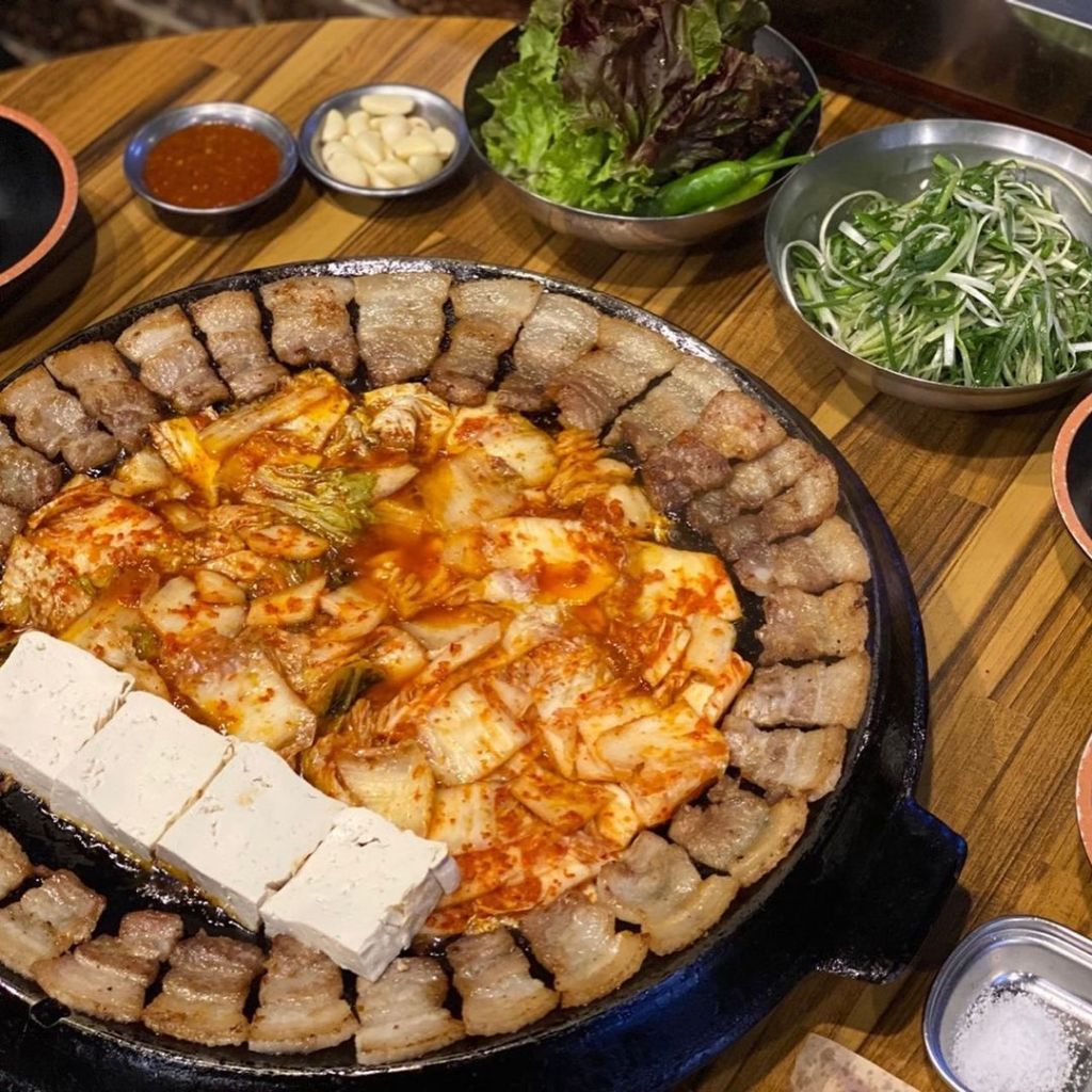 무쇠 김치 삼겹 광안 점
