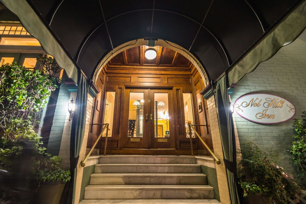 노브 힐 인 (Nob Hill Inn) 에서의 스펙트럼 관람