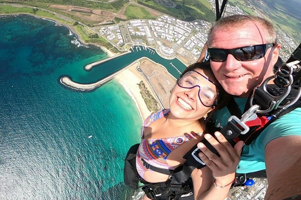 시드니 셸하버에서 즐기는 스카이다이빙