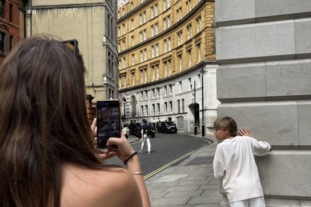 마법부 입구로 이어지는 거리_폴리주스 포션 어드벤처