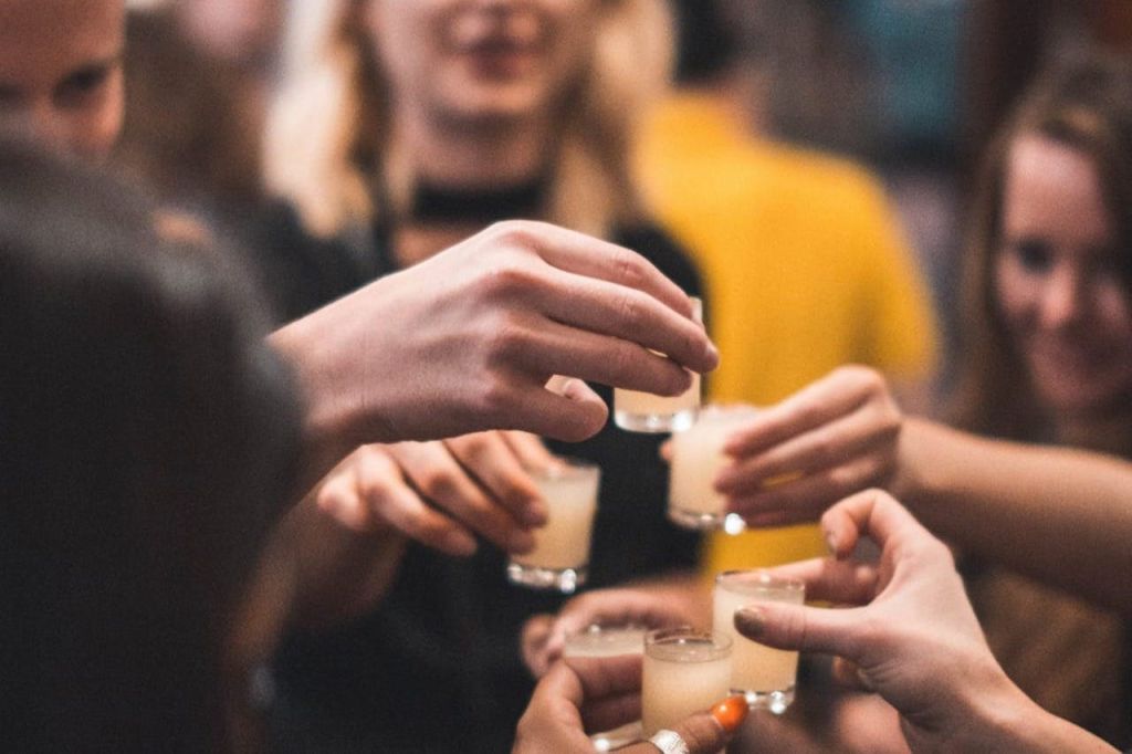 폴란드 생활에서 축배, 전통, 보드카를 배워보세요.