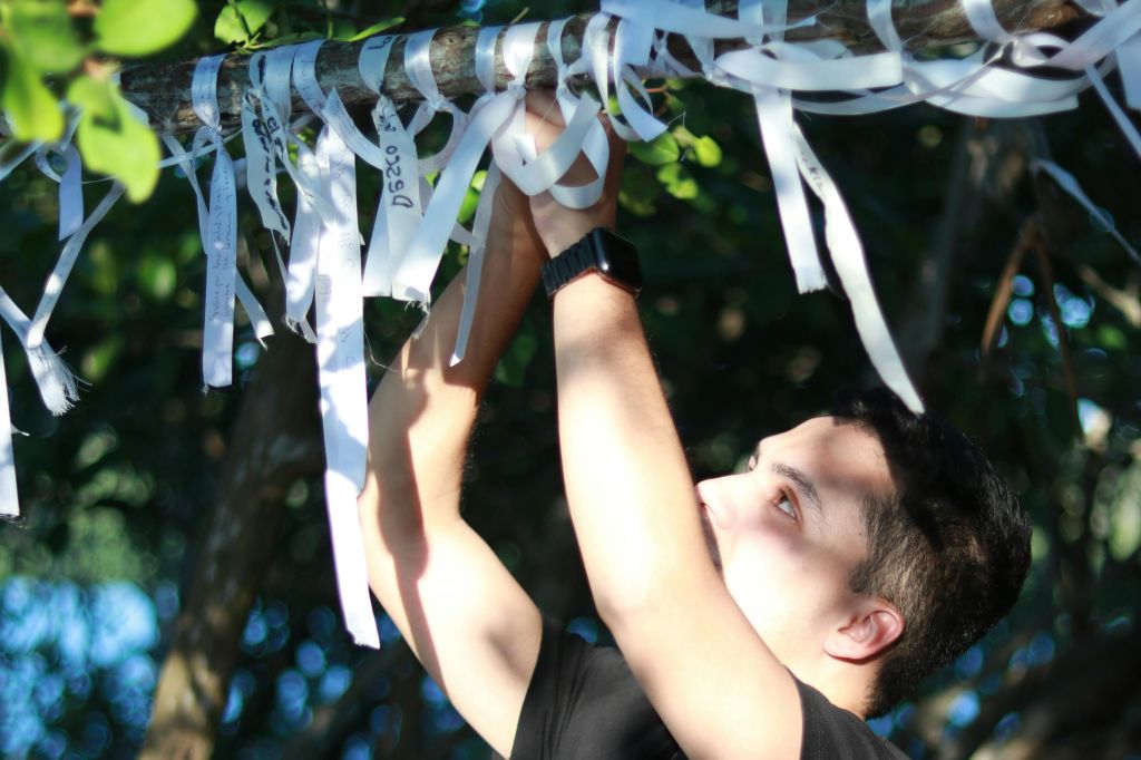 조개 껍질의 섬에서 즐기는 리본 장식