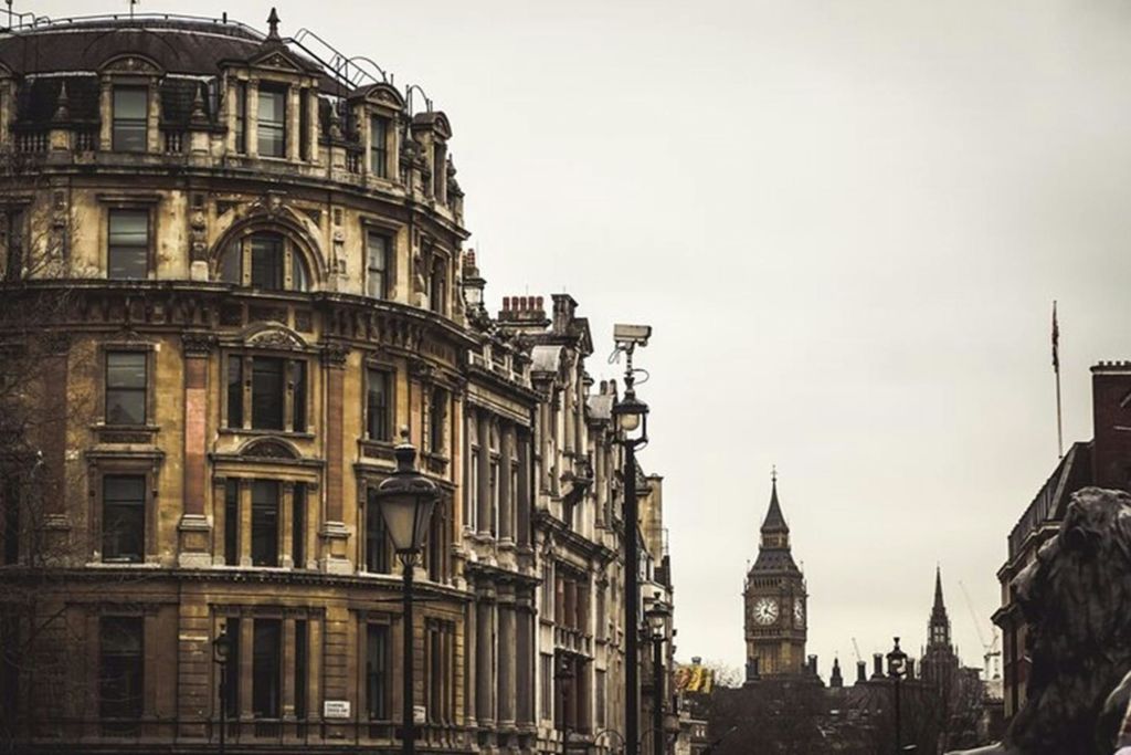 빅벤을 배경으로 한 사진