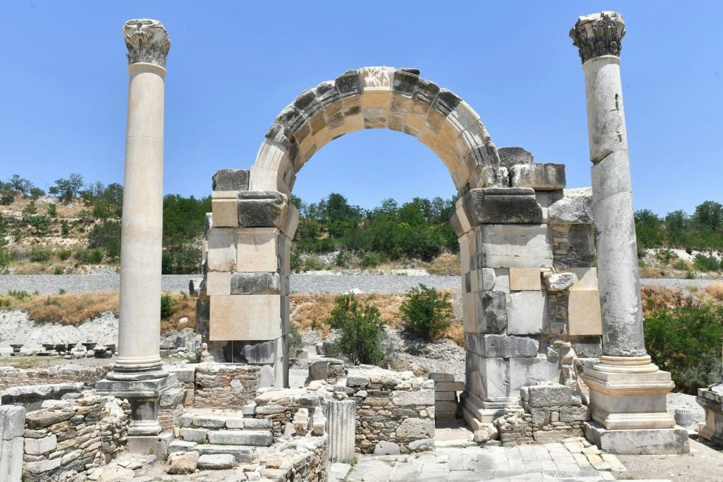 스트라토네키아이 출입구