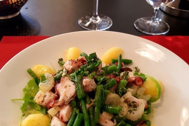 생선 샐러드 (계절에 따른 요리 예시)