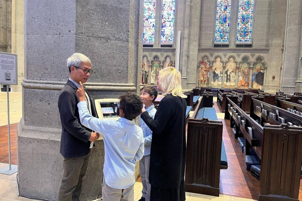 Interaktives Display MIT Familie