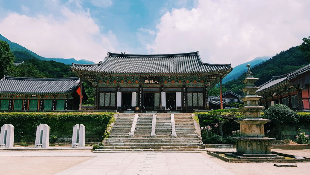 화엄사 대웅전
