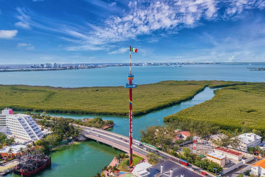 칸쿤의 아름다운 전망을 감상할 수 있는 타워