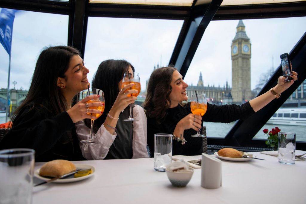 영국 시티 크루즈 - 점심 식사 크루즈