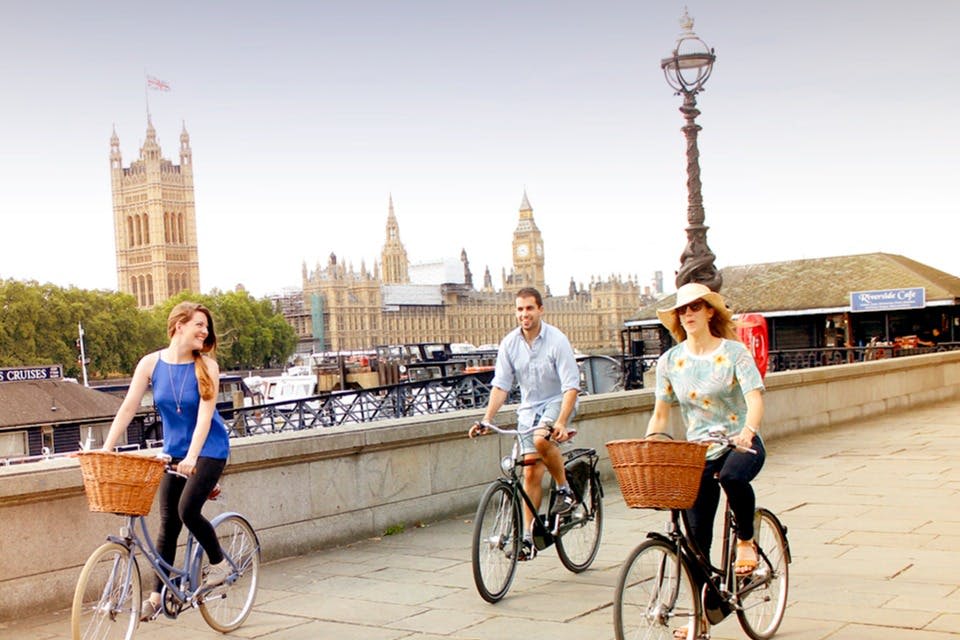 빅벤과 국회의사당을 둘러보세요.