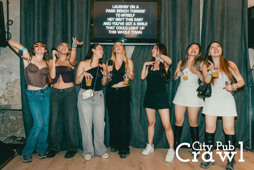 가라오케를 부르는 소녀들