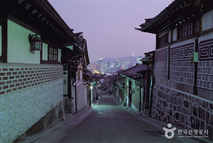 Bukchon Hanok Village Thumbnail 4