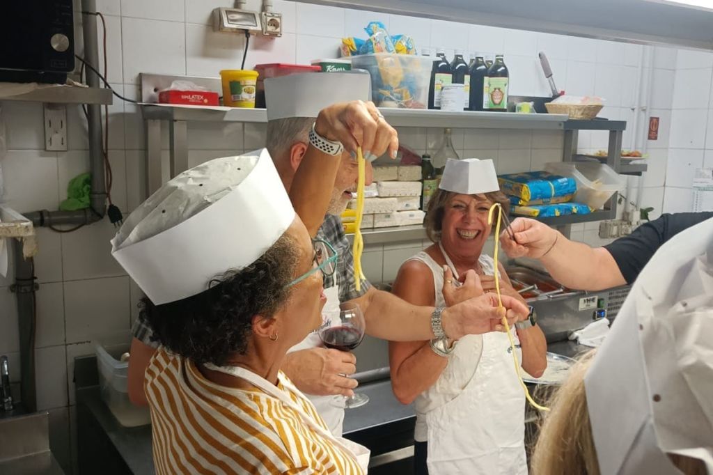 주방에서 요리하기