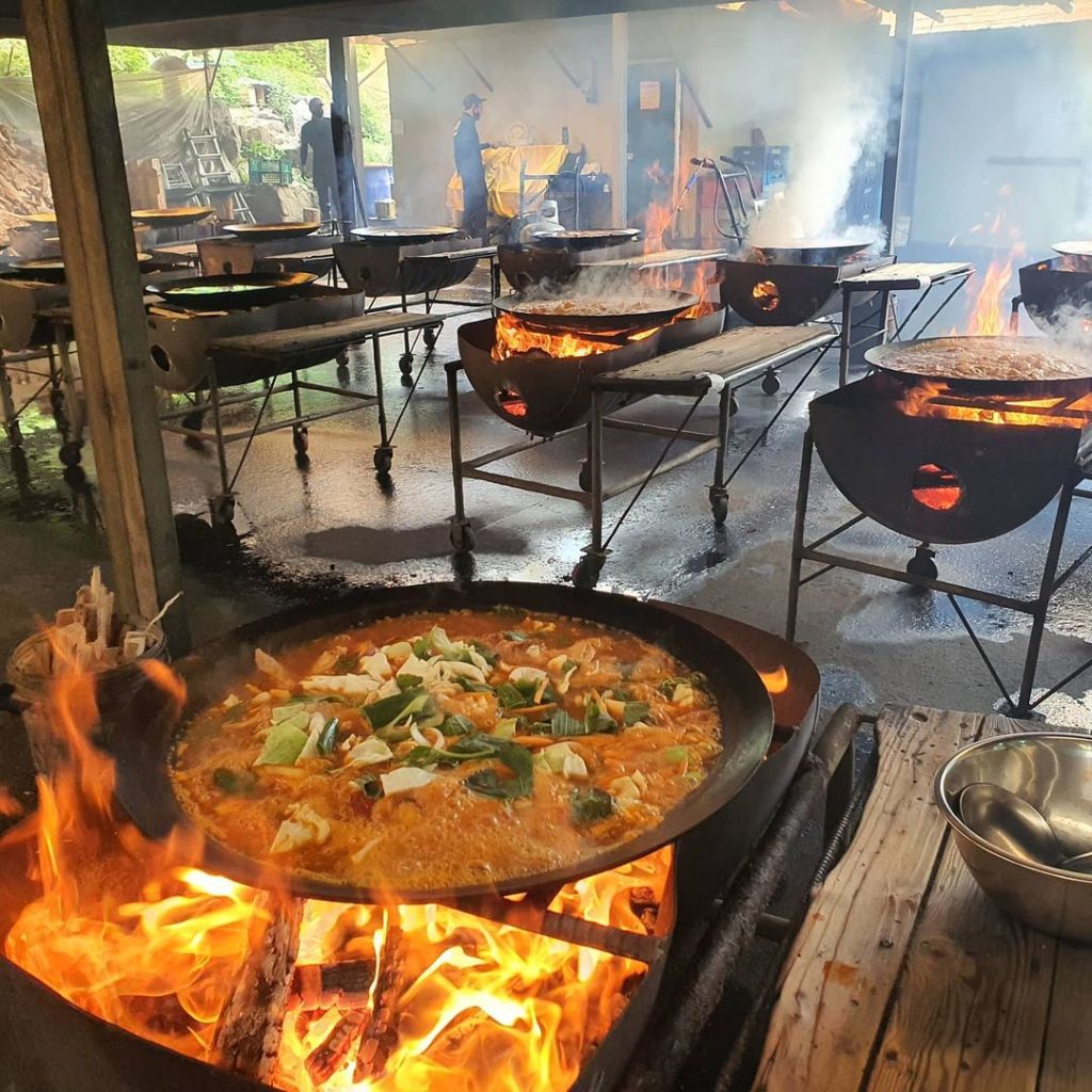 [가평] 솥뚜껑 닭볶음탕으로 유명한 '산골 농원'
