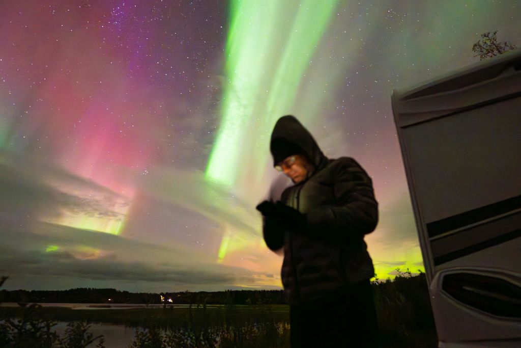 오로라를 배경으로 인생샷 찍기
