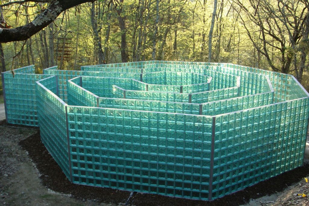 제프 소워드 (Jeff Saward) 의 Labirinto (영국)