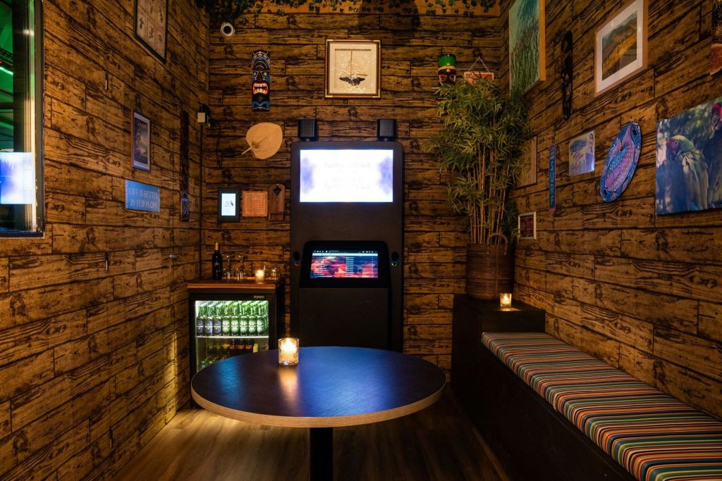 노래방 기계 노래방 방