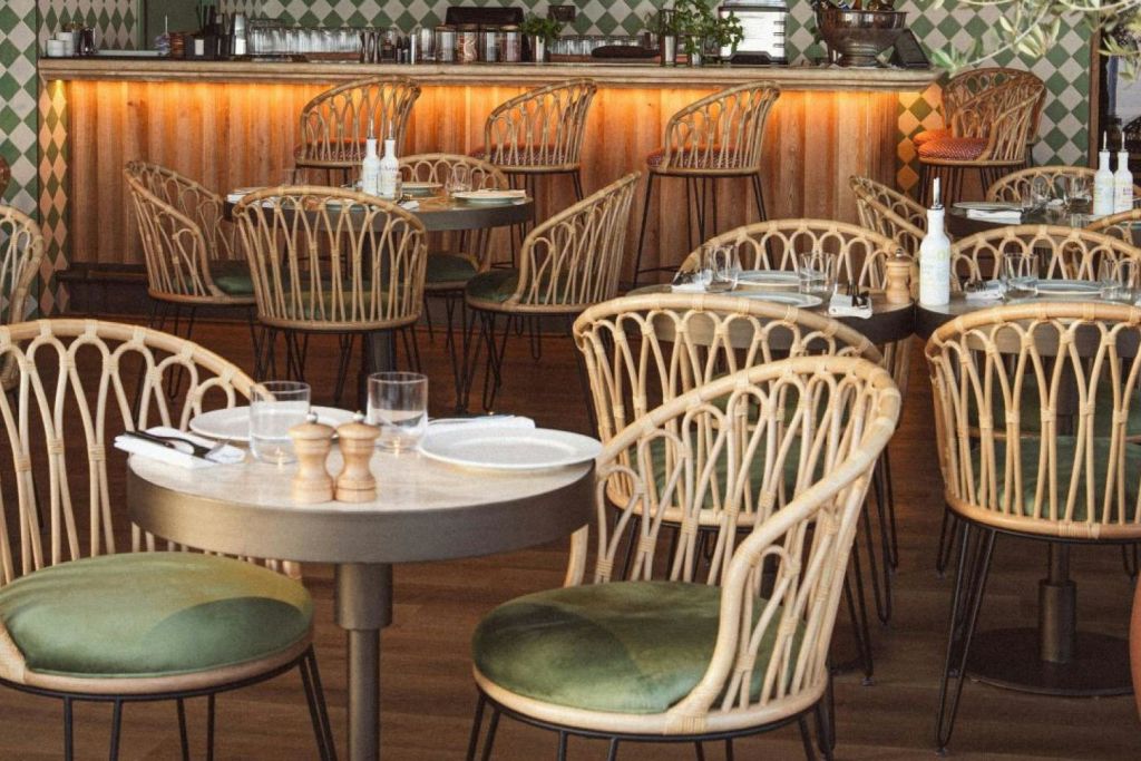 전망 좋은 층에 있는 롤리 레스토랑 52