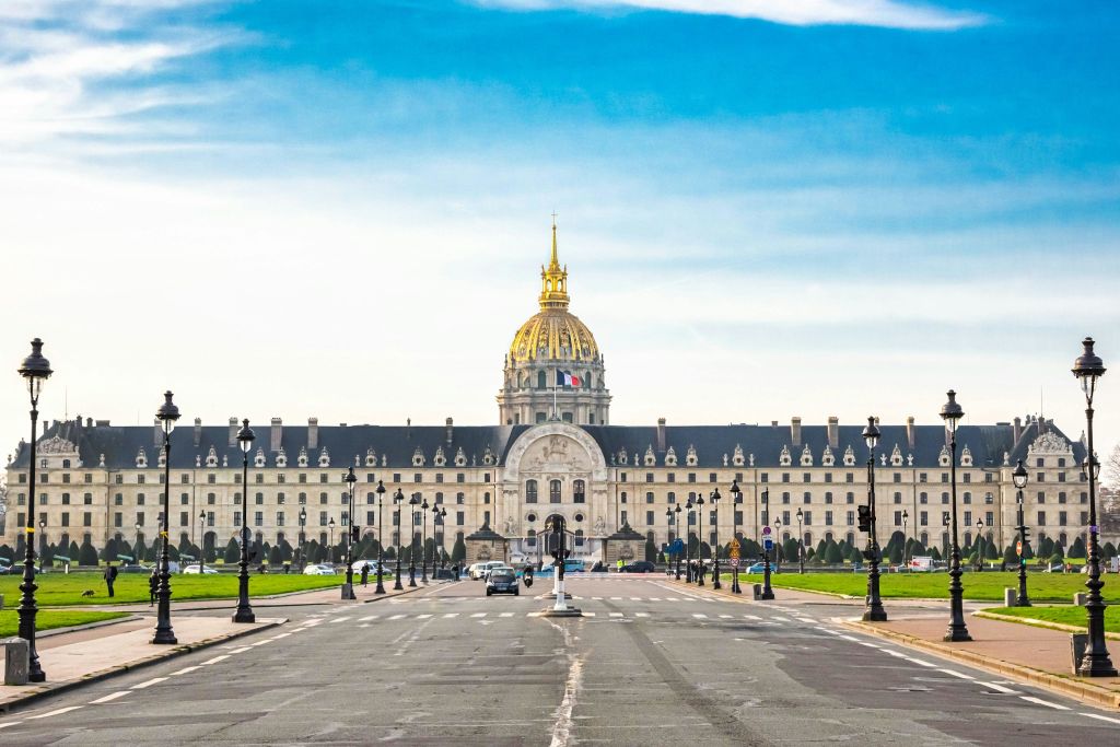 Hôtel national des Invalides의 북쪽 외관