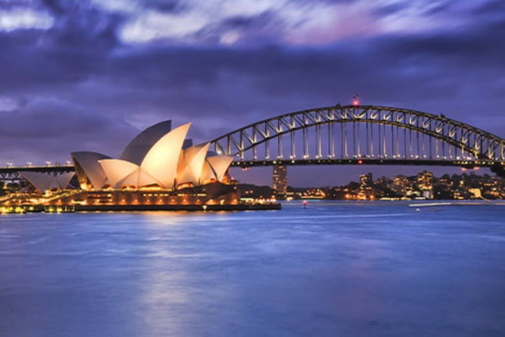 생생한 시드니 클리어뷰에서 즐기는 유리 보트 디너 보트 투어 (음료 제공)