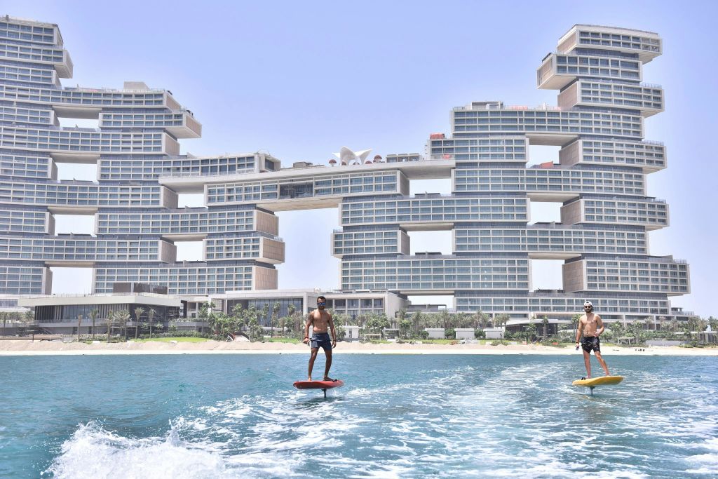 새로운 6성급 로얄 아틀란티스와 같은 상징적인 장소를 방문해보세요.