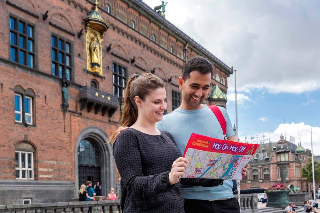 지도가 있는 커플