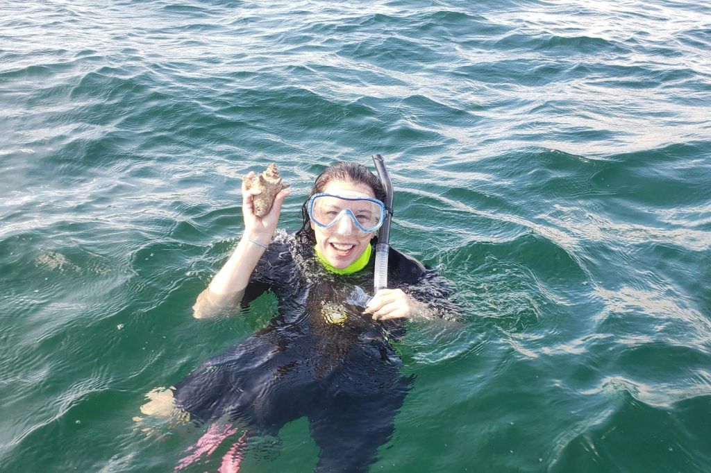 물속에서 즐기는 스노클링