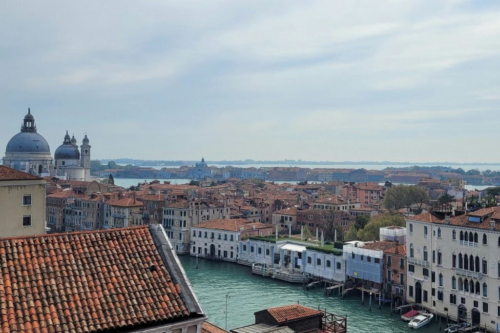 피사니 궁전 테라스에서 바라보는 대운하