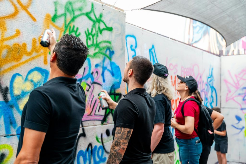 스프레이 페인팅 체험.