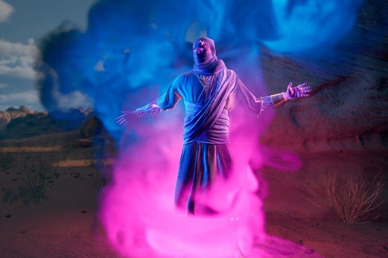 분홍색과 파란색 연기가 감싸인 로브를 입은 사람이 초현실적이고 다채로운 배경을 배경으로 두 팔을 쭉 뻗은 채 서 있습니다.