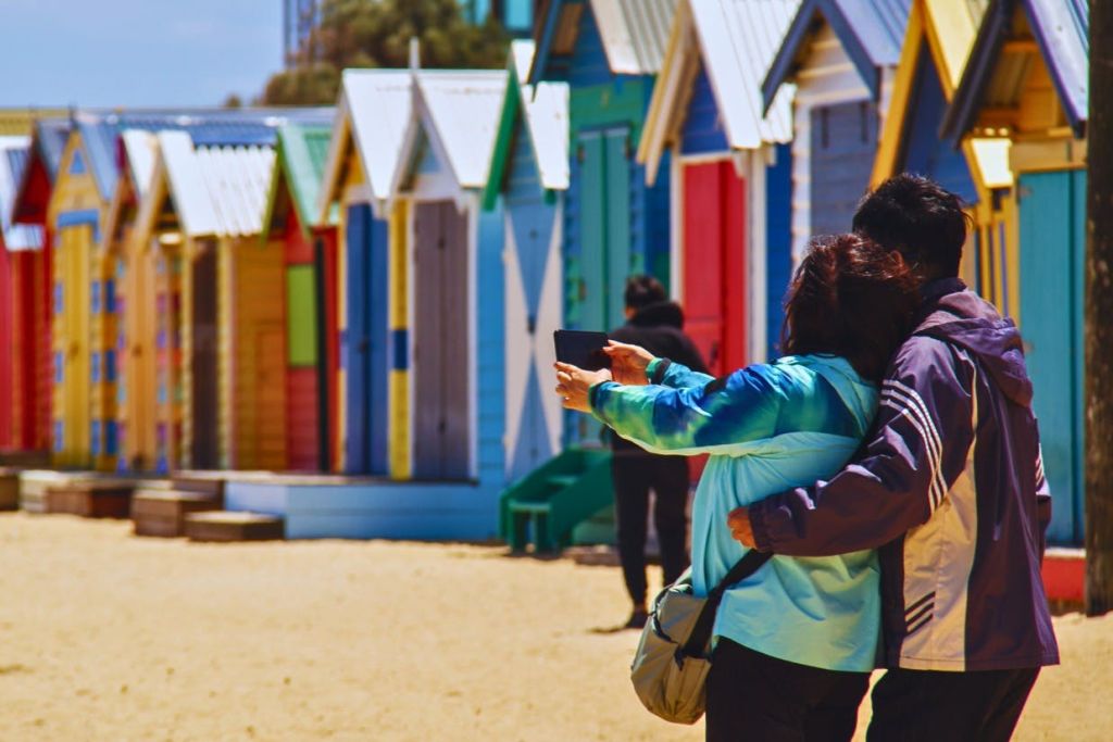 브라이튼 비치 박스에서 소중한 사람들과 사진 찍기