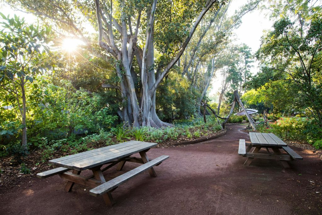 리폰 리 에스테이트 포멀 가든