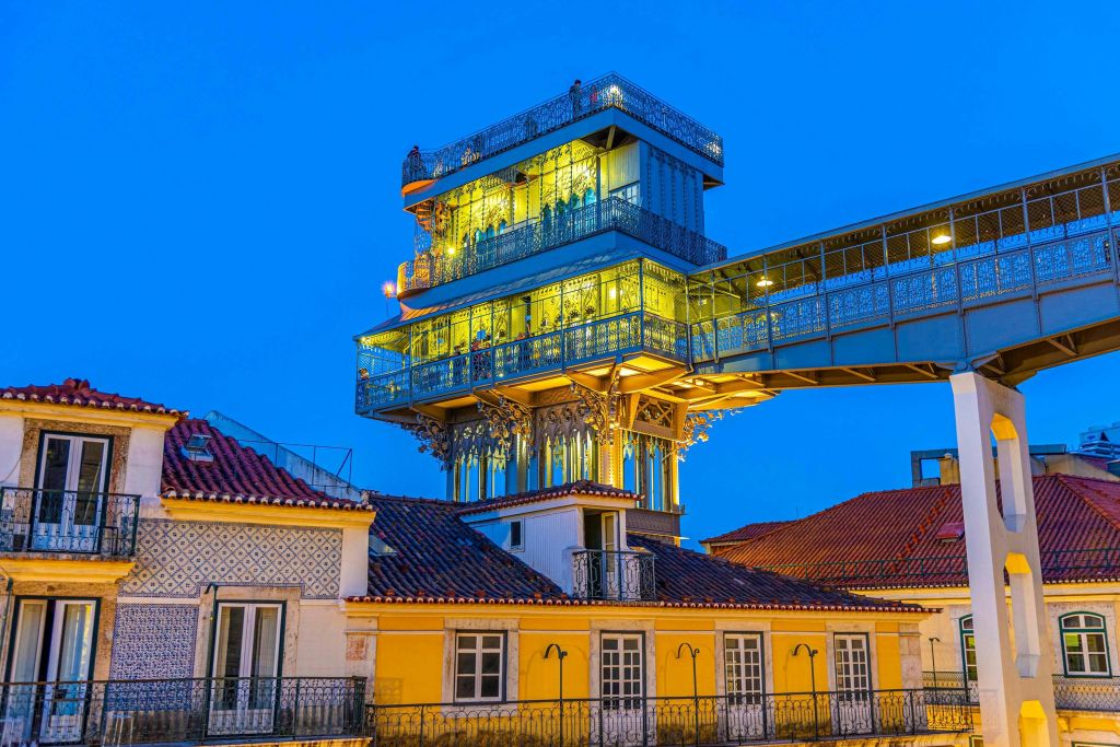 경로를 따라 보이는 전망