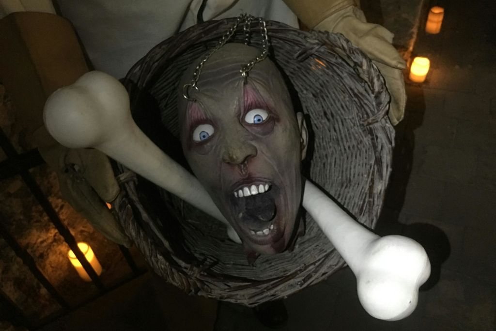 프라하의 유령, 전설, 중세 지하층, 던전 투어