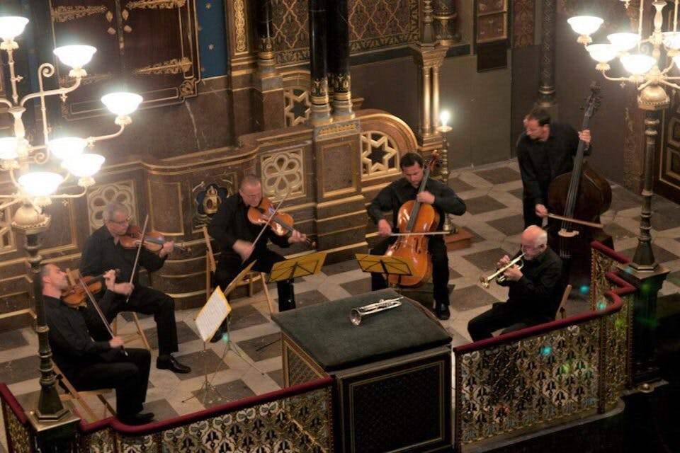https://www.funinprague.eu/en/classical-concert-in-spanish-synagogue