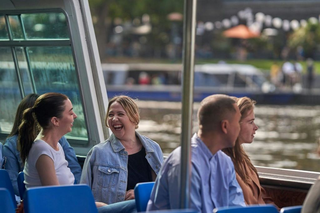 항구 및 도클랜즈 크루즈